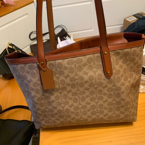 Large coach tote - Picture 4 of 4